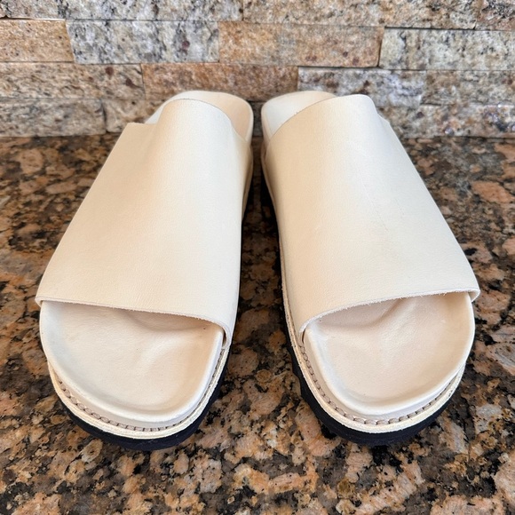 GUIDI
TREADED SOLE SANDALS - Picture 5 of 9